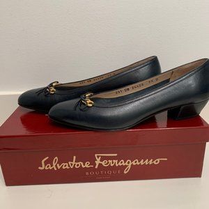 Vintage Ferragamo Navy Calf Skin Low Heels